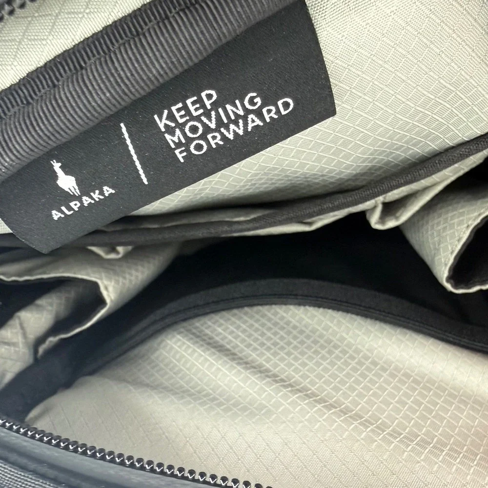ALPAKA Metro Sling V2 Black Axoflux 300D Crossbody Bag Urban Techwear Travel